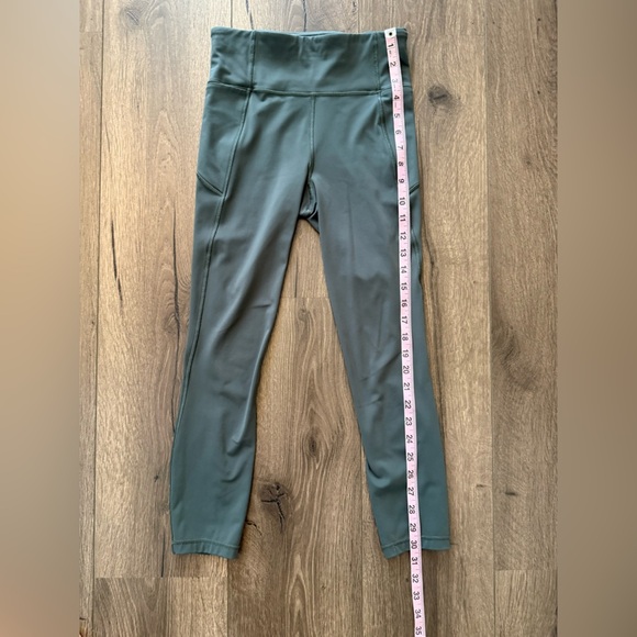 Lululemon Final Lap Crop Athletic Leggings Size 4 - Picture 8 of 11